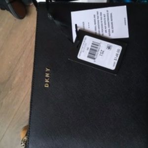 DKNY BLACK PURSE W/GOLD STRAP BRAND NEW TAGS